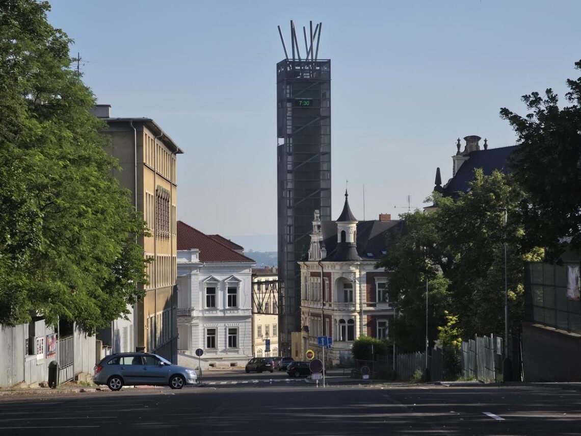 Chmelový maják parkoviště