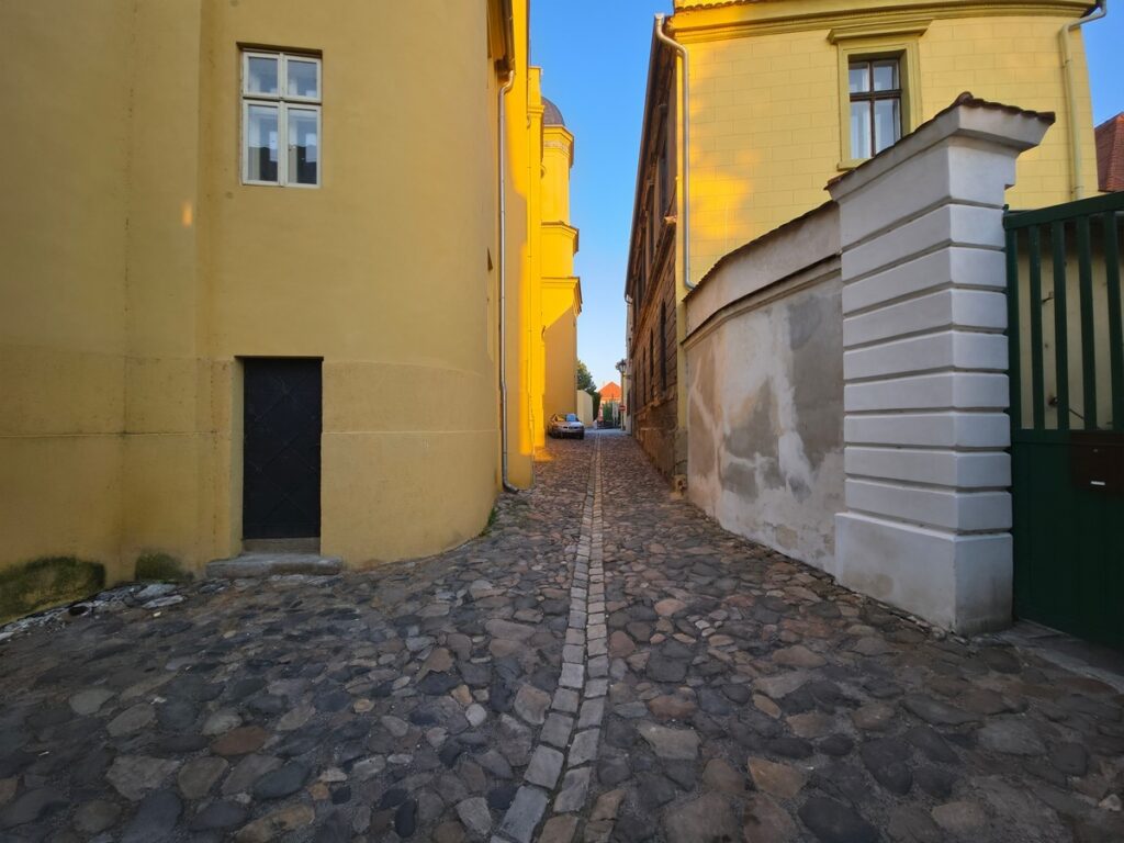 Synagoga Žatec  v zadá nejmenší chmelnice 